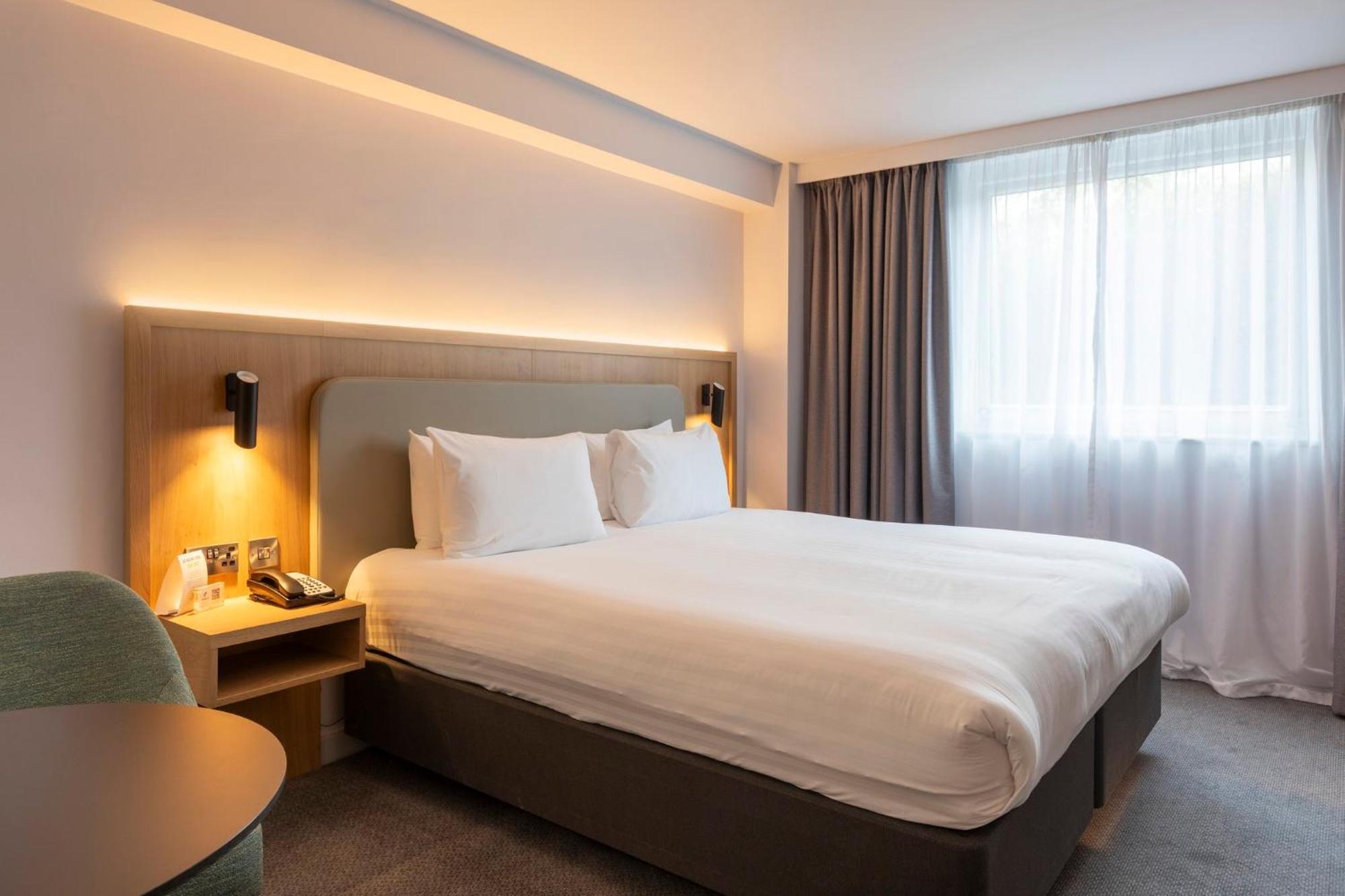 Holiday Inn Brentwood By Ihg Exterior photo